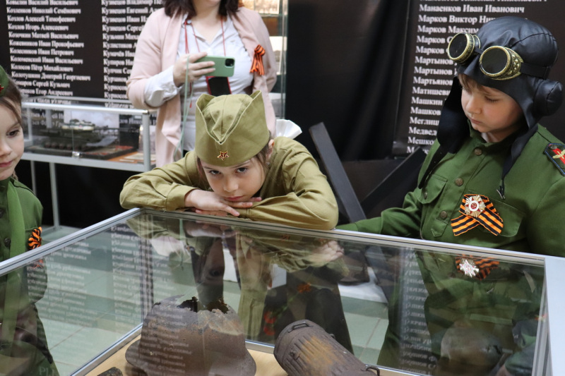 Muzej-prinyal-YUnyh-Akademikov-05